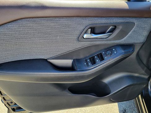 Certified 2023 Nissan Rogue SV image 9