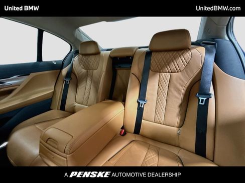 Used 2020 BMW 750i xDrive AWD/4WD image 20