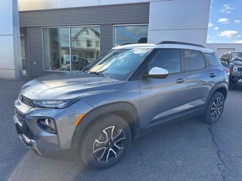 Used 2021 Chevrolet TrailBlazer ACTIV w/ Sun and Liftgate Package image 2