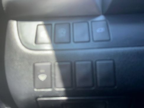 Used 2019 Toyota Highlander XLE AWD/4WD image 23