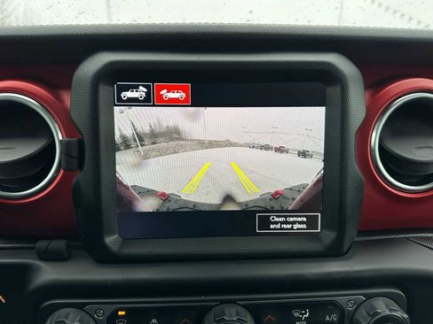 Used 2021 Jeep Wrangler Unlimited Rubicon image 34