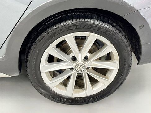 Used 2017 Volkswagen Golf Alltrack SE AWD/4WD image 11