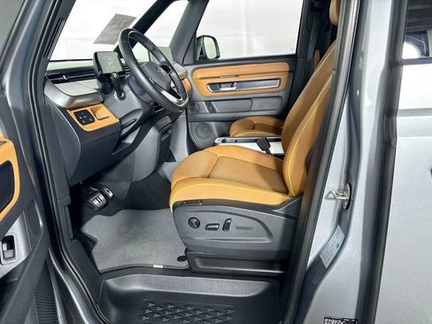 Certified 2025 Volkswagen ID. Buzz Pro S RWD image 13