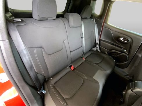 Used 2022 Jeep Renegade Latitude w/ Convenience Group AWD/4WD image 20