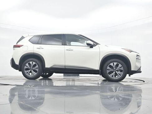 Used 2023 Nissan Rogue SV AWD/4WD image 29