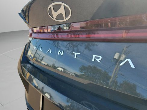 New 2026 Hyundai Elantra Limited FWD image 29