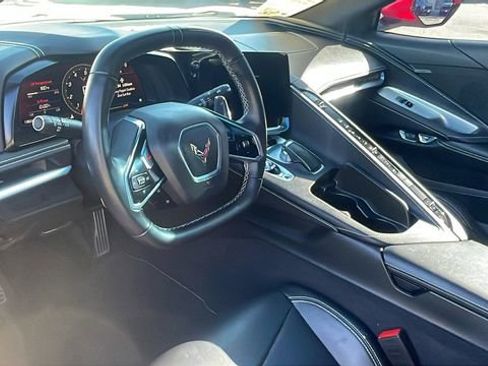 Used 2021 Chevrolet Corvette Stingray Coupe w/ Z51 Performance Package image 11