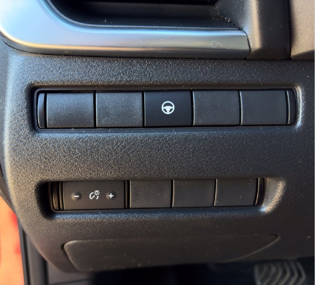 Used 2021 Nissan Rogue SV FWD image 13