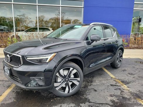 Certified 2025 Volvo XC40 B5 Ultra w/ Climate Package image 1