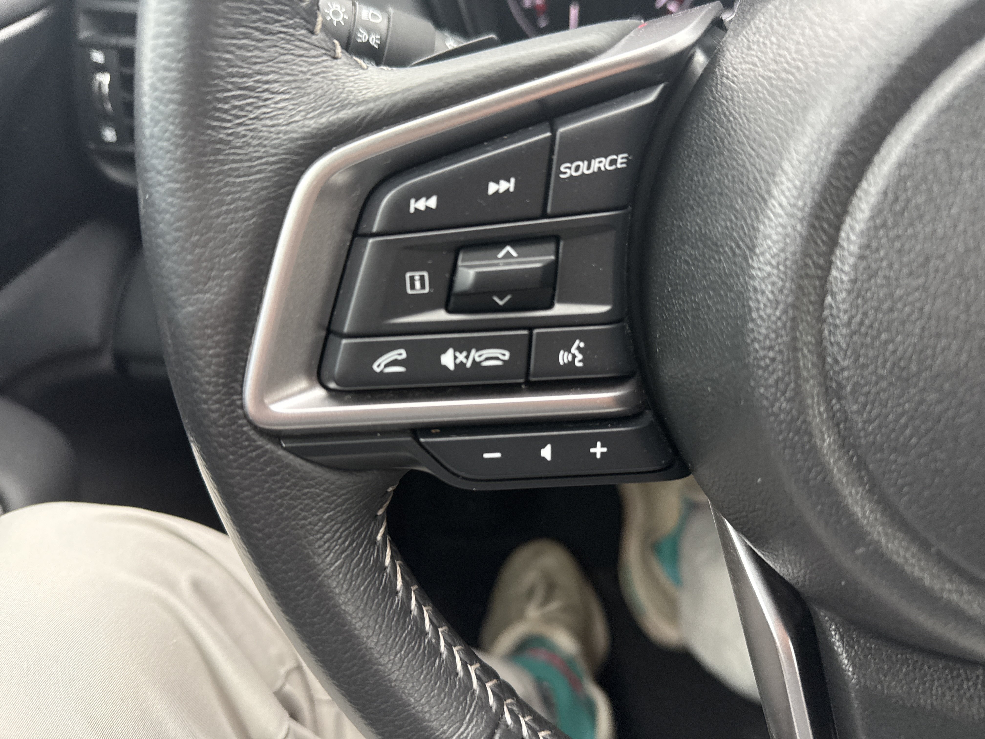 Used 2025 Subaru Outback Premium AWD/4WD image 19