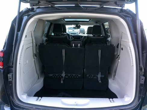 Used 2023 Chrysler Pacifica Limited image 28