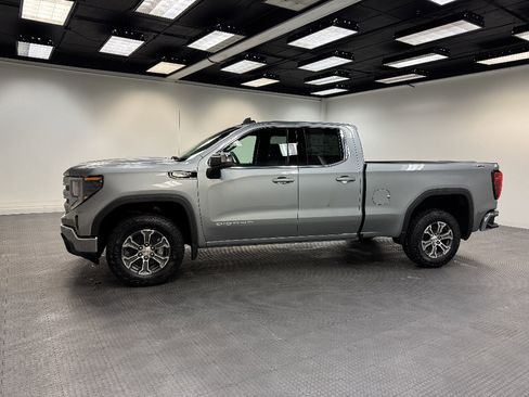 New 2026 GMC Sierra 1500 SLE w/ X31 Off-Road Package image 2