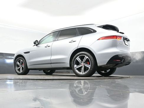 Used 2017 Jaguar F-PACE S image 39