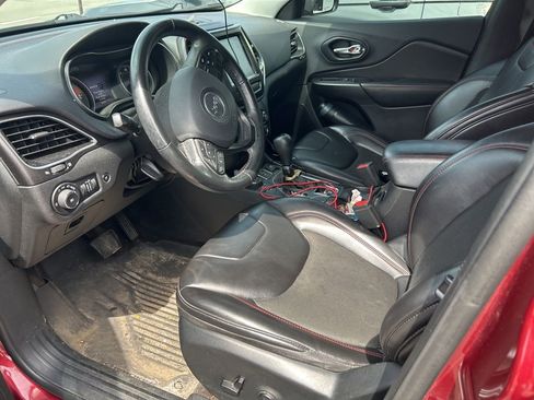 Certified 2019 Jeep Cherokee Trailhawk w/ Comfort/Convenience Group image 5