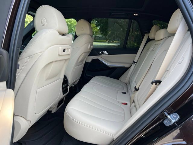 Used 2019 BMW X5 xDrive40i w/ Convenience Package AWD/4WD image 16
