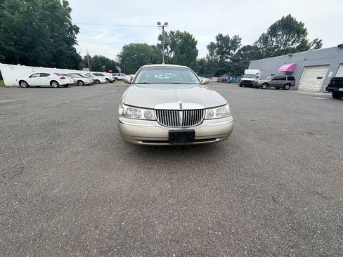 Used 1999 Lincoln Town Car Signature RWD image 19