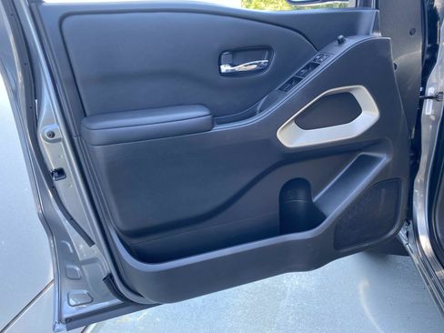 Used 2023 Nissan Frontier SV RWD image 15