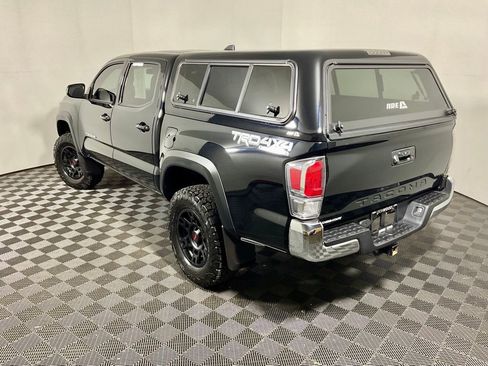 Used 2021 Toyota Tacoma TRD Off-Road AWD/4WD image 12