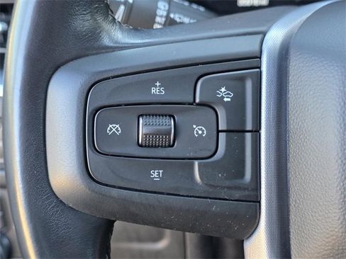 Used 2023 GMC Yukon XL SLT image 26