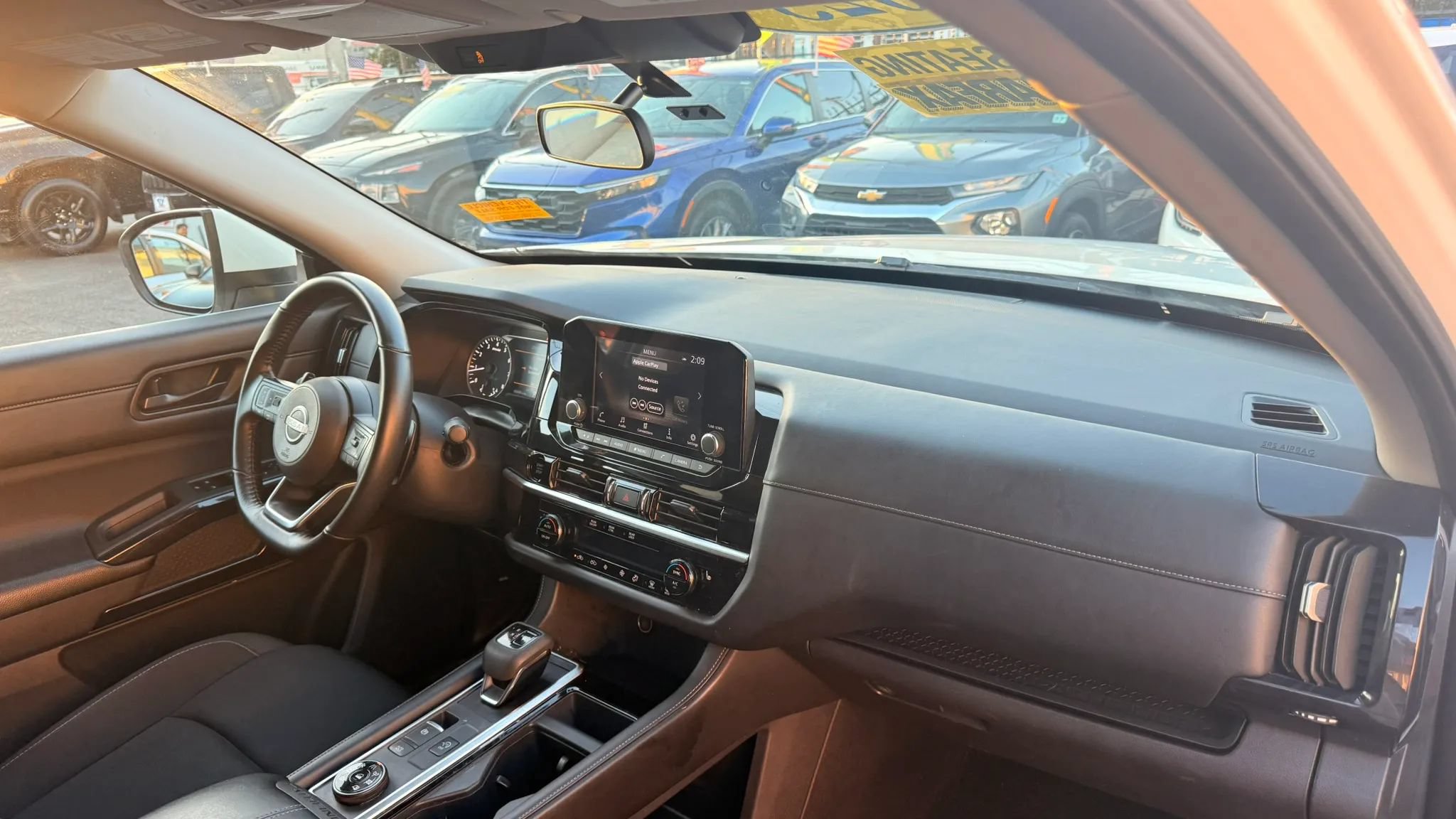 Used 2025 Nissan Pathfinder SV AWD/4WD image 17