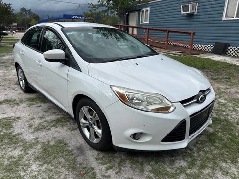 Used 2012 Ford Focus SE FWD image 3