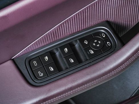 Certified 2025 Porsche Macan 4 Electric AWD/4WD image 26
