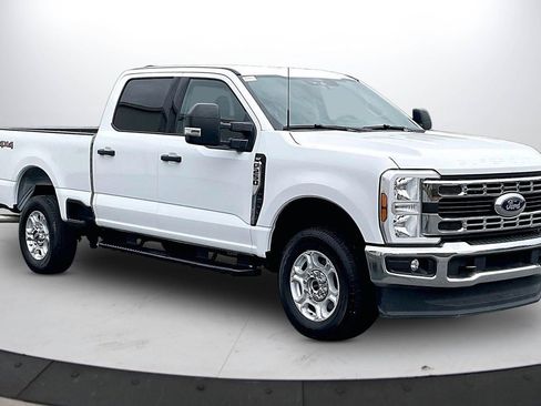 Used 2025 Ford F250 XLT image 2