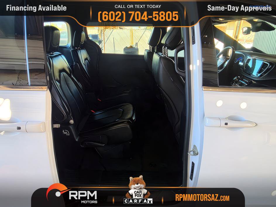 Used 2025 Chrysler Pacifica Select FWD image 11