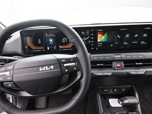 New 2026 Kia K4 EX FWD image 31