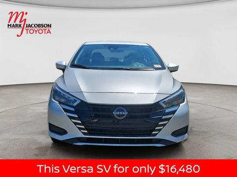 Used 2025 Nissan Versa SV FWD image 3
