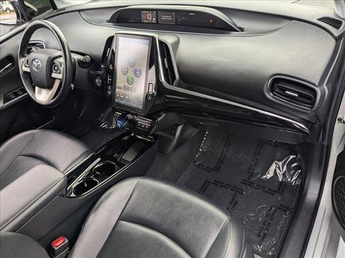 Used 2019 Toyota Prius Prime Premium image 23