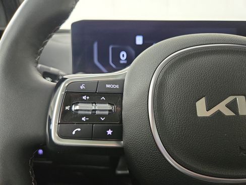 Used 2024 Kia Sorento SX Prestige image 16
