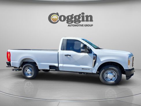 New 2026 Ford F250 XL w/ F-250 >10K GVWR Package image 6