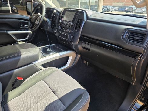 Used 2024 Nissan Titan SV w/ SV Convenience Package RWD image 18