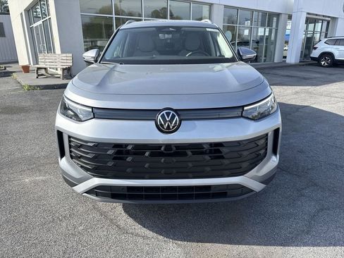 New 2026 Volkswagen Tiguan SE AWD/4WD image 2