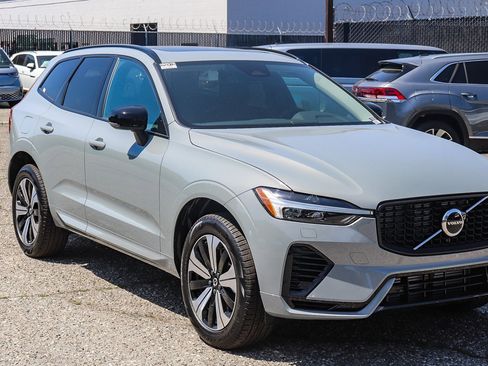 New 2025 Volvo XC60 T8 Core w/ Climate Package image 3