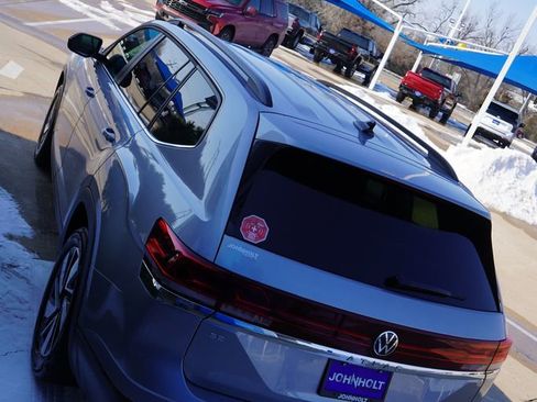 Used 2025 Volkswagen Atlas SE image 11