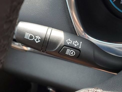 Certified 2023 Chevrolet Traverse LT FWD image 11