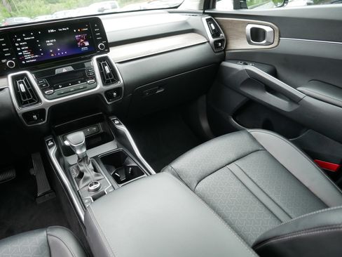 Certified 2023 Kia Sorento X-Line EX AWD/4WD image 11