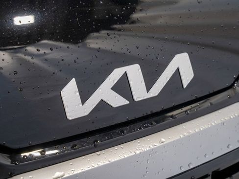 New 2026 Kia Sportage SX image 3