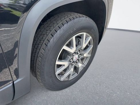 Used 2023 GMC Acadia SLE w/ Driver Convenience Package FWD image 12