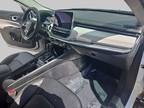 Used 2022 Jeep Compass Limited AWD/4WD image 10