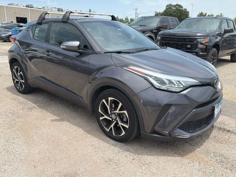 Used 2020 Toyota C-HR XLE FWD image 1