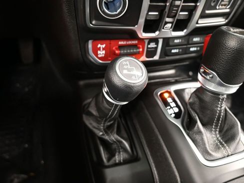 Used 2024 Jeep Gladiator Sport image 27