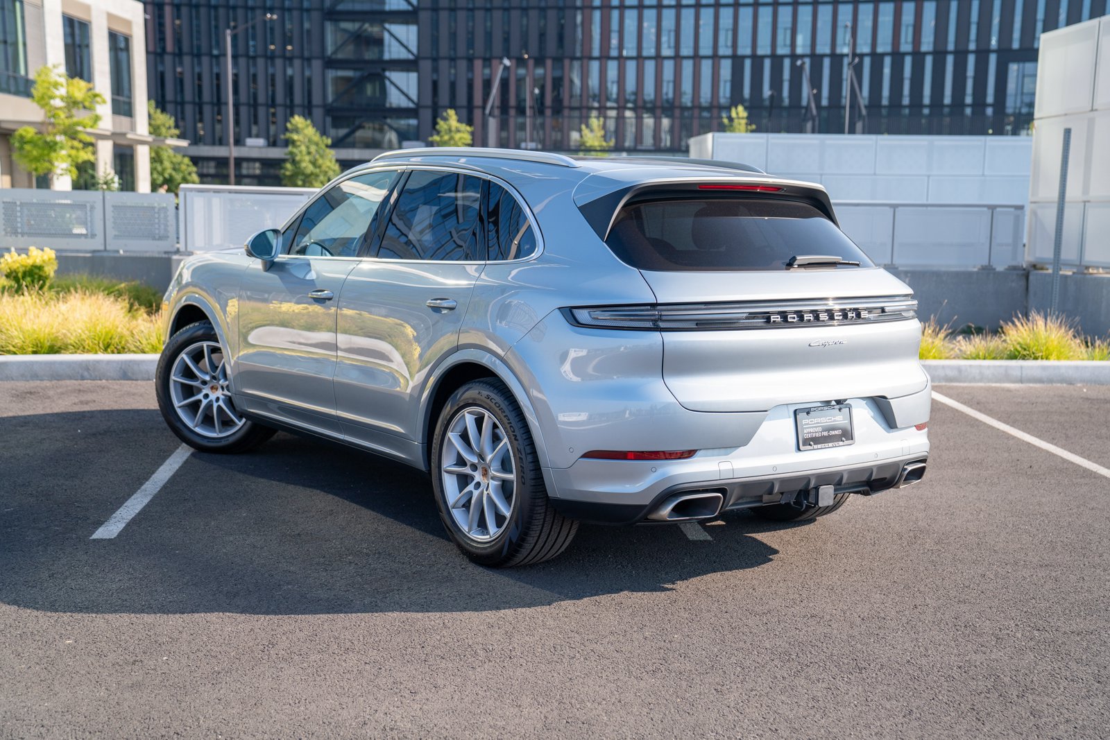 Certified 2026 Porsche Cayenne AWD/4WD image 3