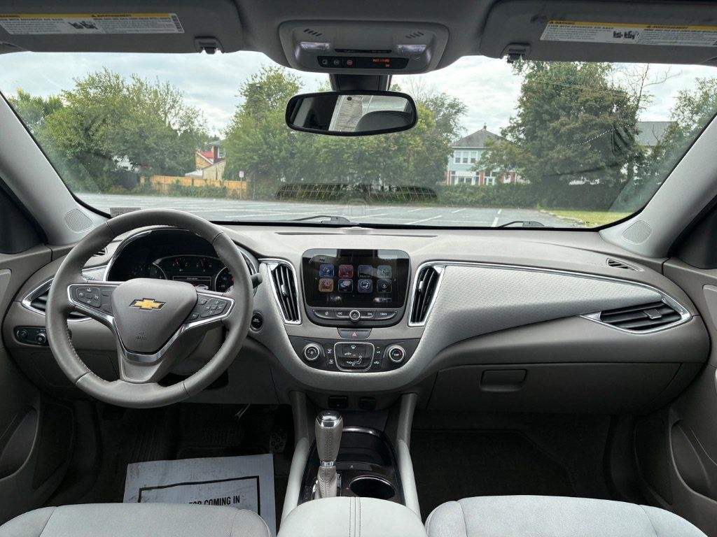 Used 2018 Chevrolet Malibu LT FWD image 21
