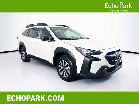 Used 2025 Subaru Outback Premium AWD/4WD image 1
