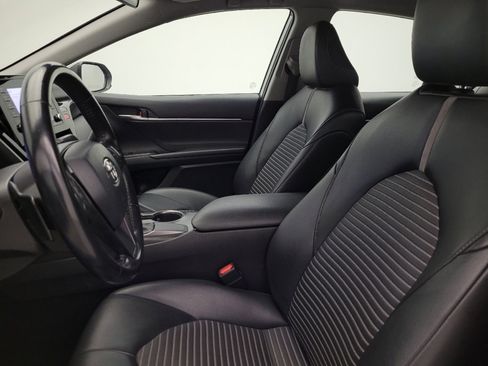 Used 2021 Toyota Camry SE image 17