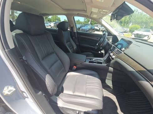 Used 2021 Honda Accord Touring image 19