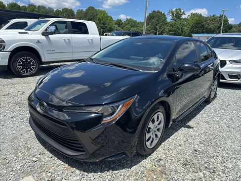 Used 2024 Toyota Corolla LE FWD image 1